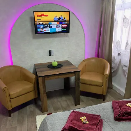Apartment Gold Suite: Elbe Riverside Retreat With Netflix And E-bike Station