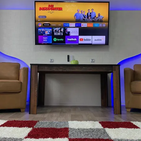 Gold Suite: Elbe Riverside Retreat With Netflix And E-bike Station *