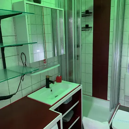 Apartment Gold Suite: Elbe Riverside Retreat With Netflix And E-bike Station