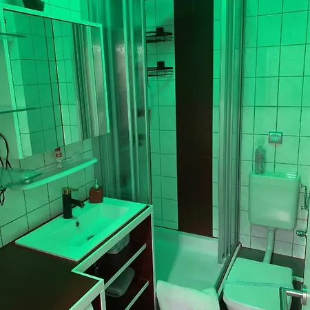Gold Suite: Elbe Riverside Retreat With Netflix And E-bike Station Apartment Wittenberge