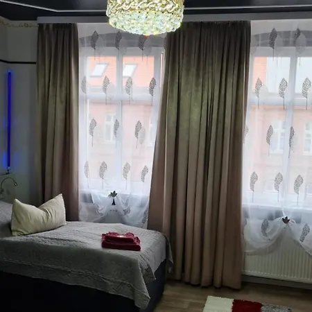 Apartment Best-preis -gold Suite- Mit Netflix, Self-check-in, Ebike Ladestation, Fahrradraum, Wlan, Netflix Und Massagesessel - Direkt Am Elberadweg Im Herzen Von