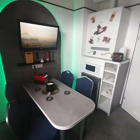 Best-preis -gold Suite- Mit Netflix, Self-check-in, Ebike Ladestation, Fahrradraum, Wlan, Netflix Und Massagesessel - Direkt Am Elberadweg Im Herzen Von Apartment *