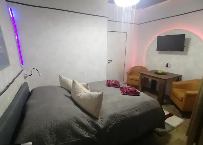 شقة Best-preis -gold Suite- Mit Netflix, Self-check-in, Ebike Ladestation, Fahrradraum, Wlan, Netflix Und Massagesessel - Direkt Am Elberadweg Im Herzen Von *