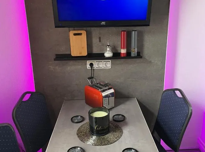 شقة Best-preis -gold Suite- Mit Netflix, Self-check-in, Ebike Ladestation, Fahrradraum, Wlan, Netflix Und Massagesessel - Direkt Am Elberadweg Im Herzen Von