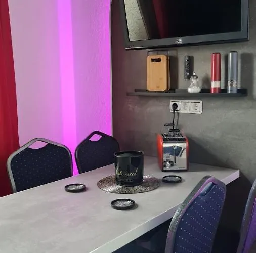 Best-preis -gold Suite- Mit Netflix, Self-check-in, Ebike Ladestation, Fahrradraum, Wlan, Netflix Und Massagesessel - Direkt Am Elberadweg Im Herzen Von